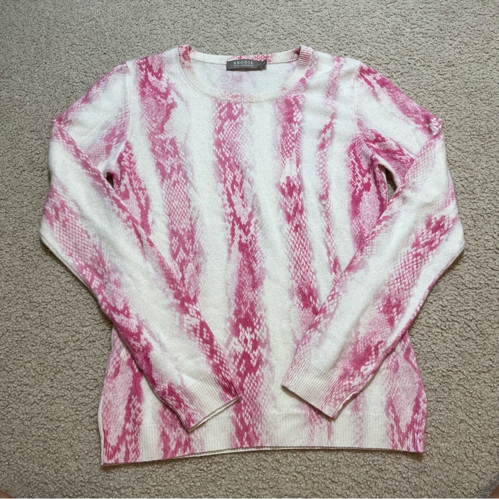 BRODIE fine cashmere pink snake print ivory sweater size small